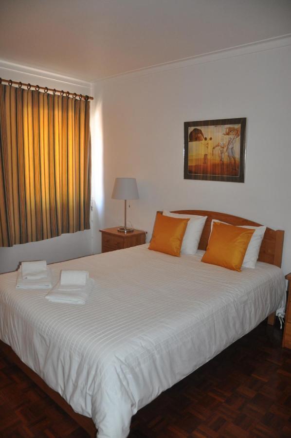 Tic Tac Apartment Peniche Bagian luar foto