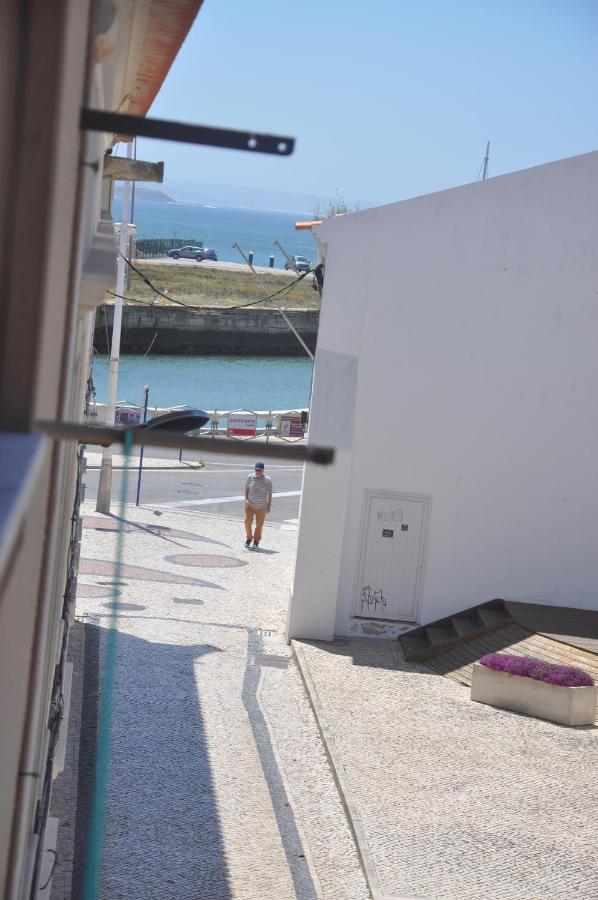 Tic Tac Apartment Peniche Bagian luar foto